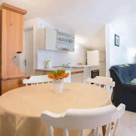 Apartment Mit Balkon Und Herrlichem Meerblick Trogir